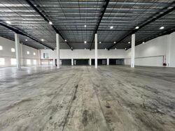 Changi North Way (D17), Warehouse #628774031